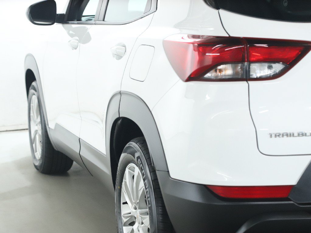Used 2023 Chevrolet TrailBlazer LS FWD image 40