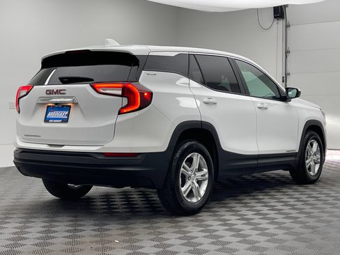 Used 2024 GMC Terrain SLE FWD image 5