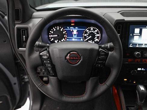 Used 2025 Nissan Frontier PRO-4X w/ Pro Convenience Package image 26