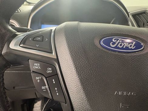 Used 2018 Ford Edge SEL w/ Equipment Group 201A AWD/4WD image 21