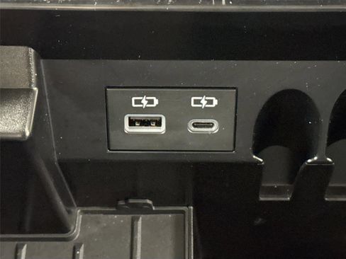 Used 2024 Toyota Tundra Limited image 33