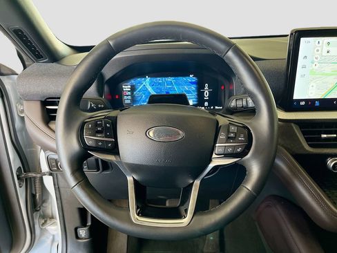 Used 2025 Ford Explorer Platinum w/ LUX Leather Package image 11