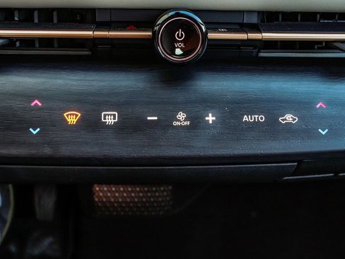 Used 2023 Nissan Ariya AWD image 24