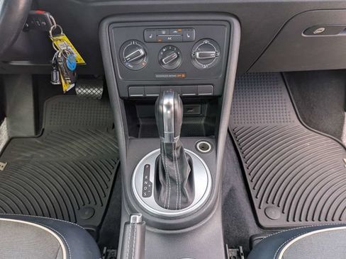 Used 2016 Volkswagen Beetle 1.8T Denim FWD image 18