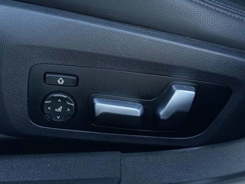 Used 2019 BMW 330i Sedan w/ M Sport Package image 24