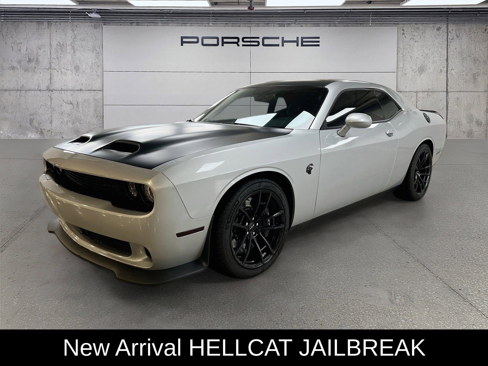 Used 2023 Dodge Challenger SRT Hellcat RWD image 1
