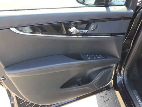 Certified 2023 Lincoln Nautilus Reserve w/ Monochromatic Package image 10