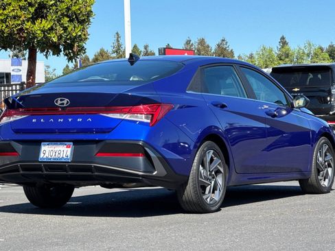 Used 2024 Hyundai Elantra SEL w/ Convenience Package image 5