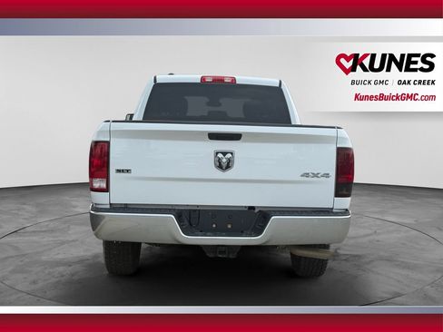 Used 2022 RAM 1500 Classic SLT AWD/4WD image 8