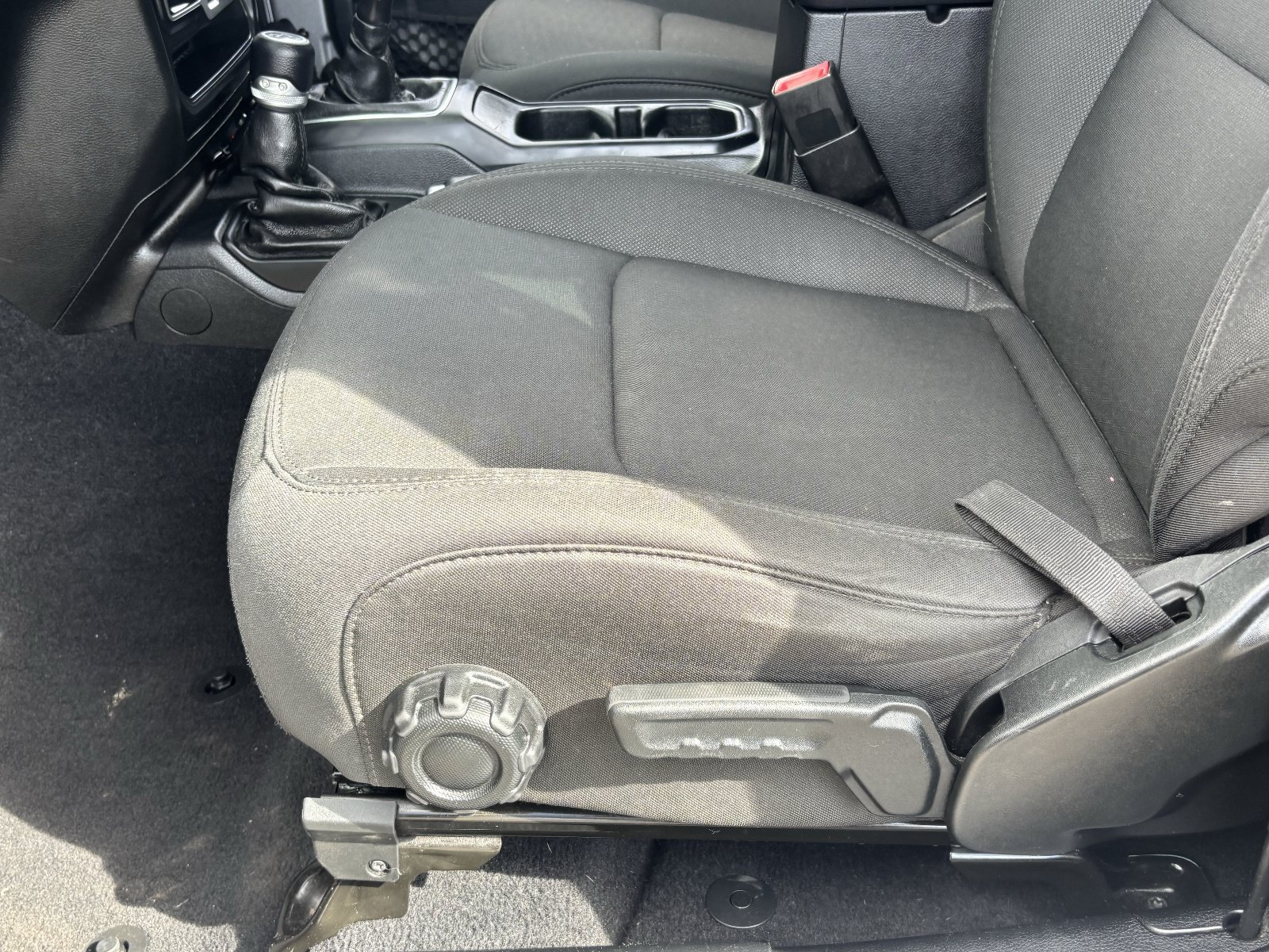 Used 2020 Jeep Wrangler Sport AWD/4WD image 20