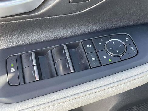 Used 2024 Toyota Grand Highlander Limited image 19