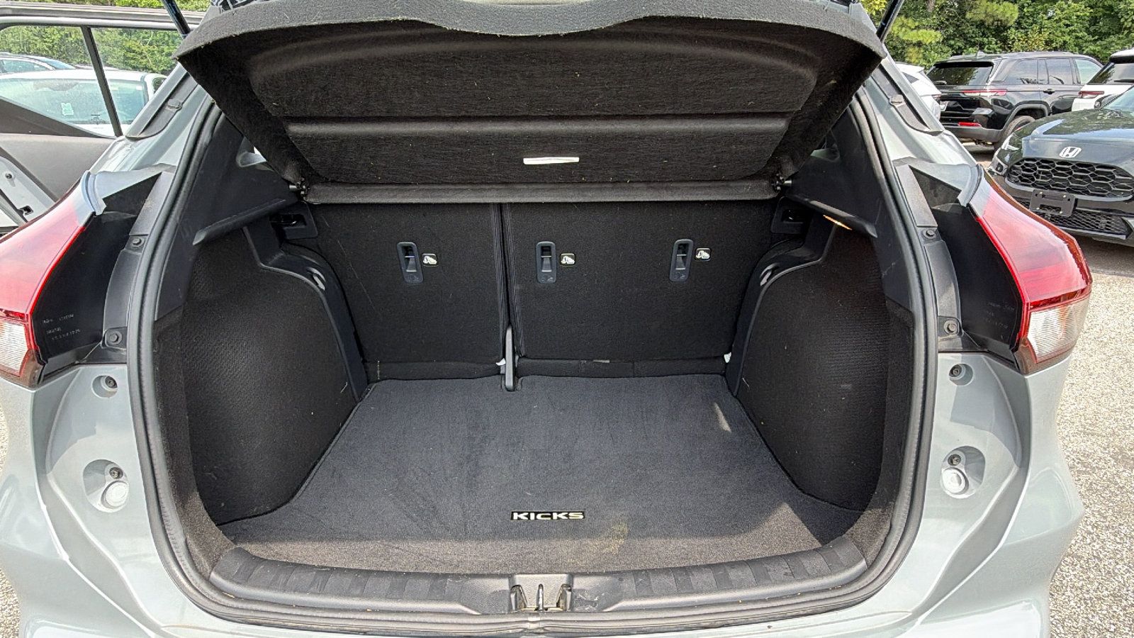 Used 2024 Nissan Kicks SR w/ SR Premium Package FWD image 13