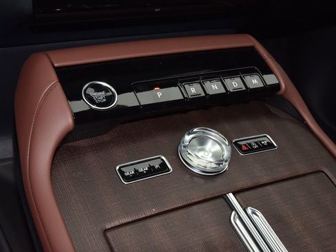 New 2026 Lincoln Navigator Reserve AWD/4WD image 40