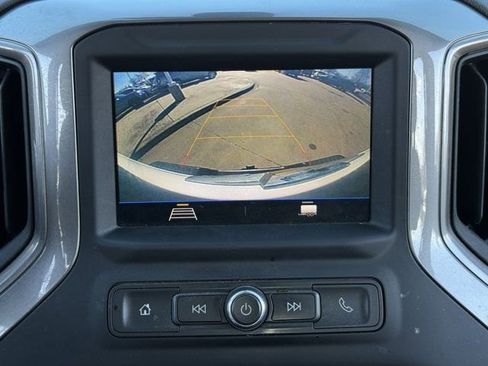 Used 2022 Chevrolet Silverado 2500 Custom w/ Custom Convenience Package image 17