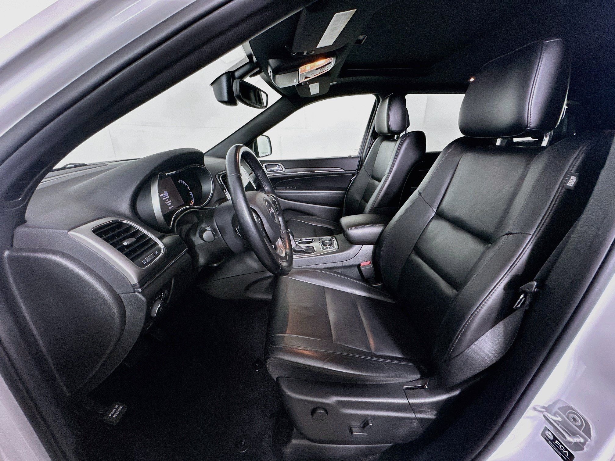 Used 2021 Jeep Grand Cherokee Limited AWD/4WD image 13