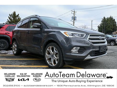 Used 2019 Ford Escape Titanium image 1