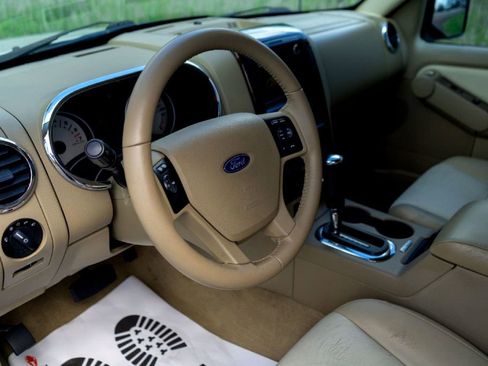 Used 2008 Ford Explorer Limited RWD image 9
