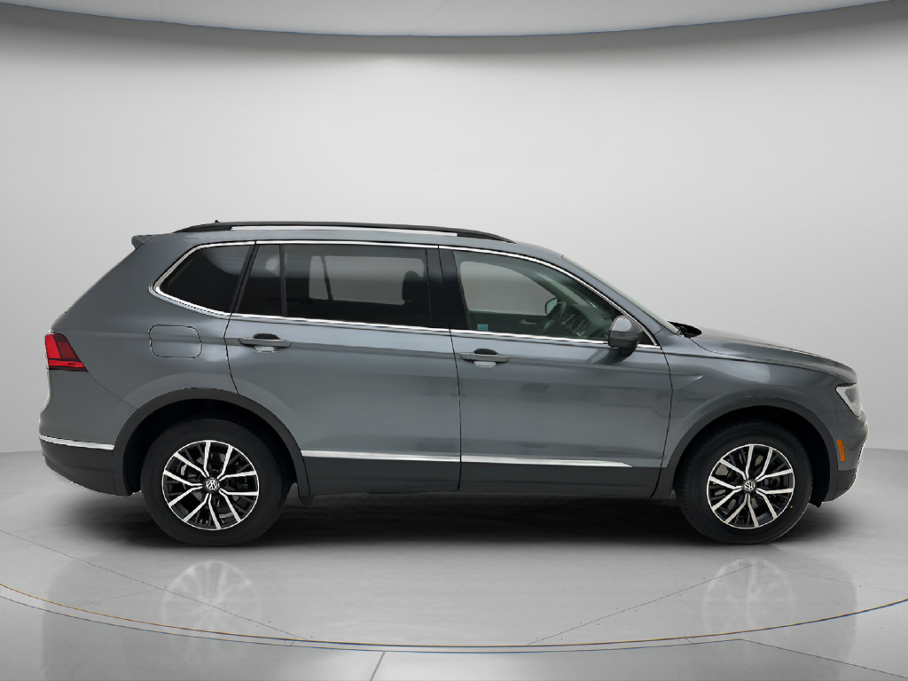 Used 2020 Volkswagen Tiguan SE w/ Panoramic Sunroof Package AWD/4WD image 6