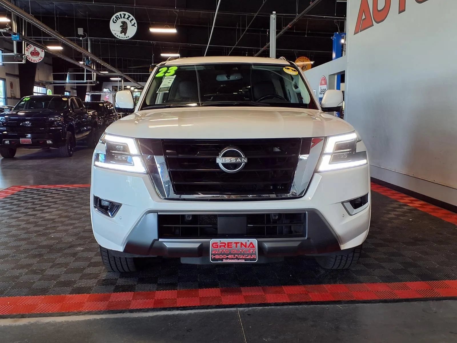 Used 2023 Nissan Armada SL w/ Captain's Chairs Package AWD/4WD image 2