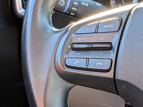 Used 2022 Hyundai Venue SEL image 17