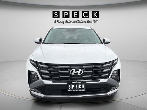 Certified 2025 Hyundai Tucson SE image 8