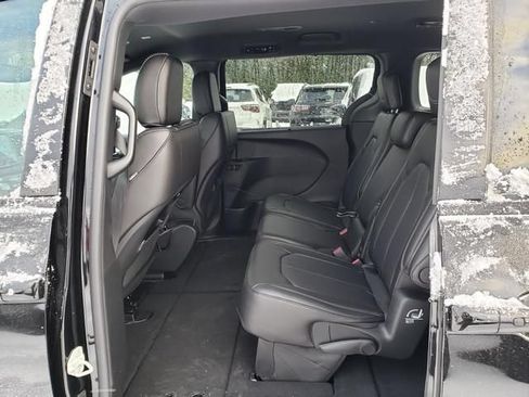 New 2026 Chrysler Pacifica Select w/ S Appearance Package FWD image 7