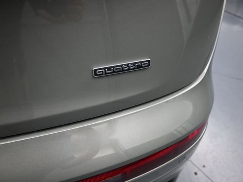 Used 2024 Audi Q5 e Premium Plus w/ Premium Plus Package image 5