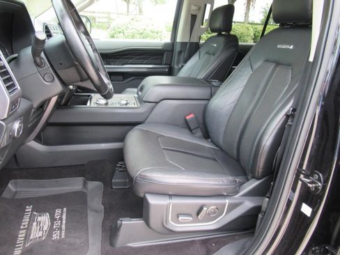 Used 2019 Ford Expedition Platinum AWD/4WD image 18
