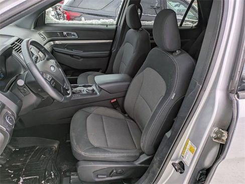 Used 2019 Ford Explorer XLT w/ Class III Trailer Tow Package image 7