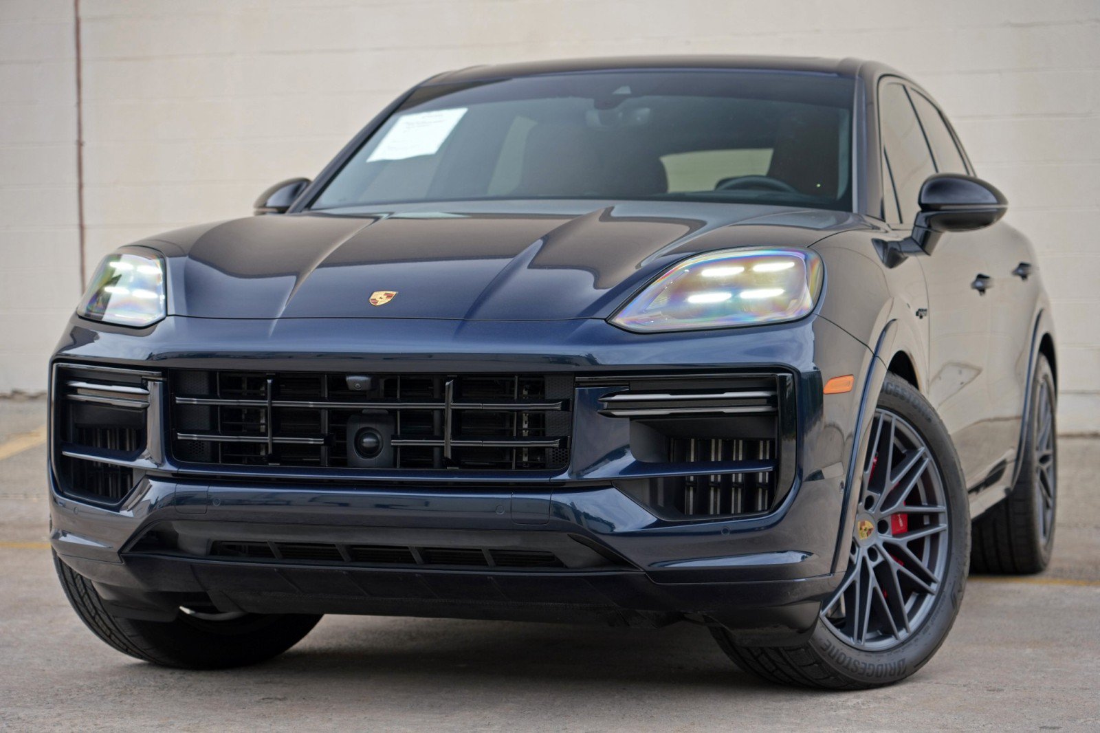 Used 2024 Porsche Cayenne Turbo AWD/4WD image 3