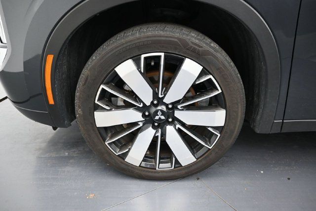Used 2025 Mitsubishi Outlander SE FWD image 9