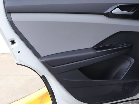 Used 2023 Volkswagen Taos SEL image 13