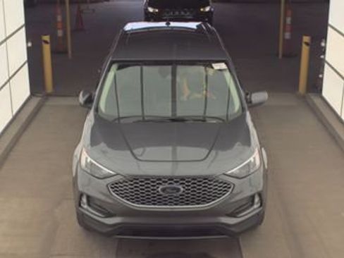 Used 2023 Ford Edge SEL w/ Convenience Package image 2