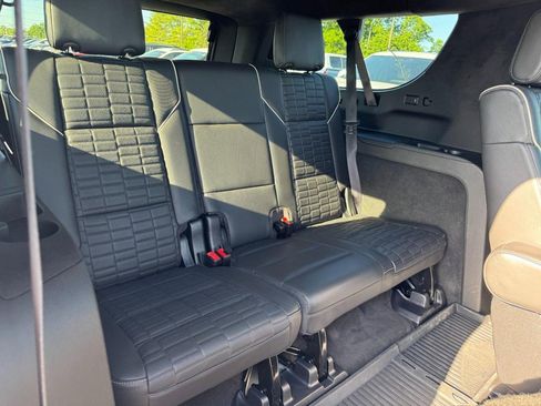 Used 2022 Cadillac Escalade ESV Sport Platinum AWD/4WD image 10