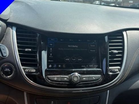 Used 2018 Chevrolet Trax LT w/ LT Convenience Package FWD image 20
