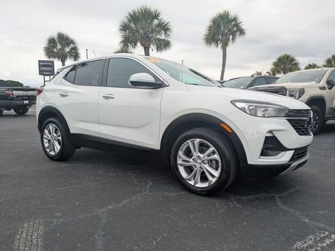 Used 2023 Buick Encore GX Preferred w/ Cold Weather Comfort Package FWD image 2