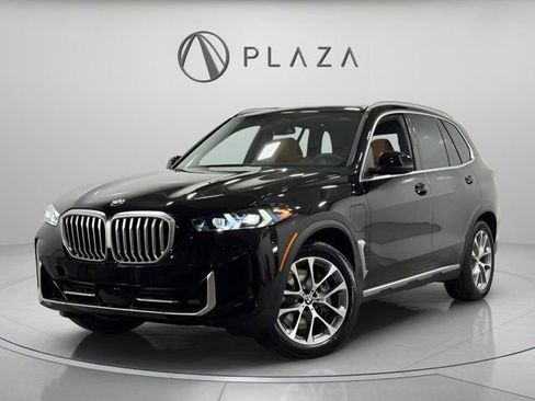 Used 2026 BMW X5 xDrive50e image 1