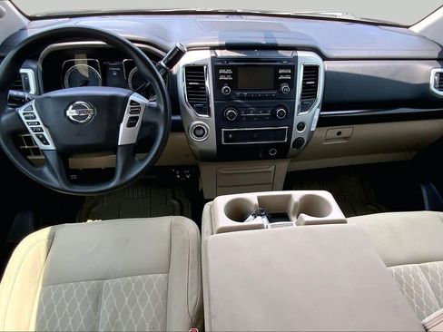 Used 2017 Nissan Titan SV RWD image 15