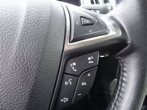 Used 2022 Ford Edge SEL image 19