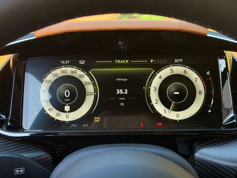 New 2026 Aston Martin V8 Vantage Convertible RWD image 6