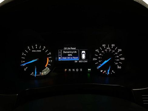 Used 2018 Ford Explorer XLT image 18