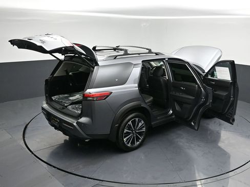 New 2026 Nissan Pathfinder Platinum w/ Cargo Package AWD/4WD image 34