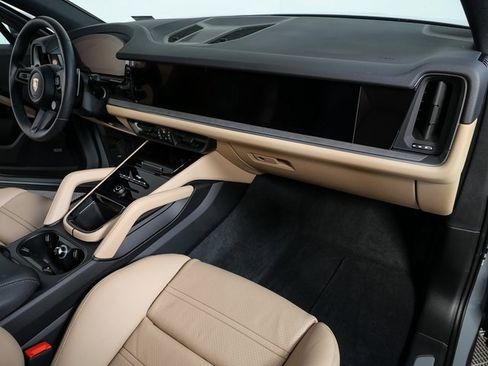 Certified 2026 Porsche Cayenne image 23