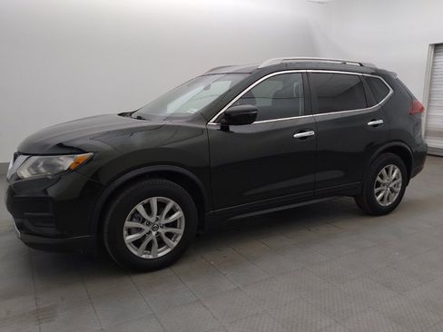Used 2019 Nissan Rogue SV FWD image 2