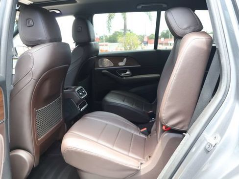 Used 2022 Mercedes-Benz GLS 450 4MATIC image 17