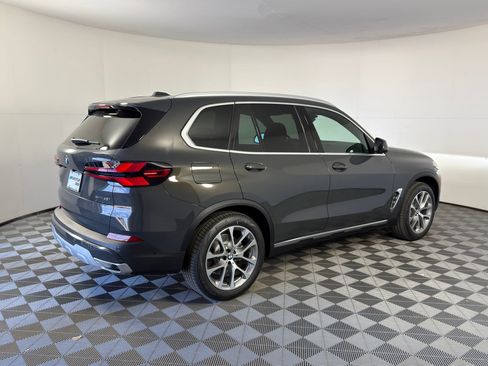Used 2026 BMW X5 sDrive40i w/ Premium Package image 7