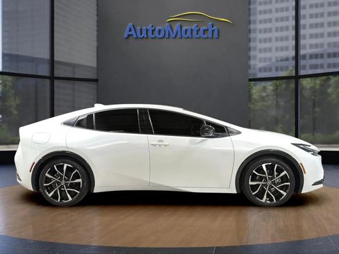 Used 2024 Toyota Prius Prime FWD image 13
