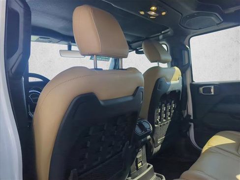 Used 2019 Jeep Wrangler Unlimited Rubicon image 16