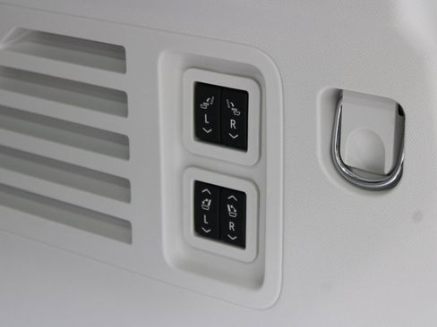 Used 2024 GMC Acadia Denali image 42