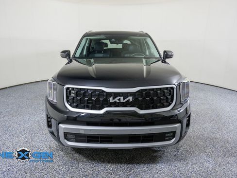 Used 2025 Kia Telluride SX Prestige AWD/4WD image 2